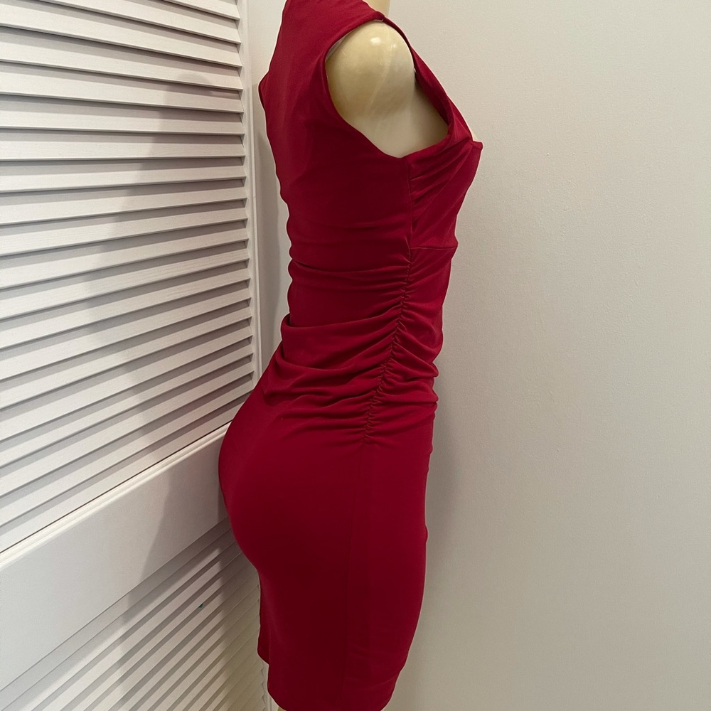 Red dress - Picture 3 of 3